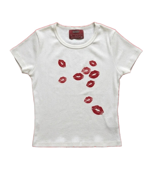 Smooches tee