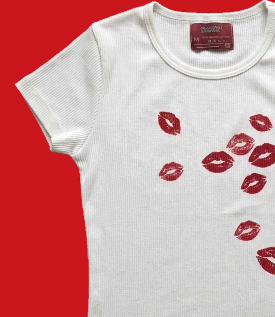 Smooches tee